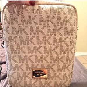 Michael Kors vanilla iPad case